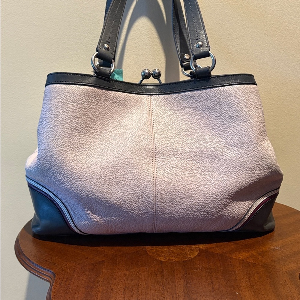 Coach  2085  Laura Spectator shoulder bag  leather pink/charcoal kisslock  3 com - Picture 8 of 16